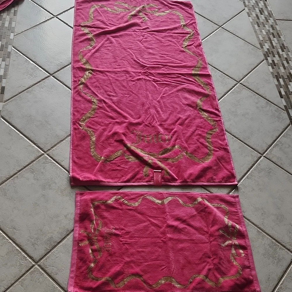 Juicy Couture Set Of 2 Bath Towel And Hand Towel Pink and Gold Towel Set
